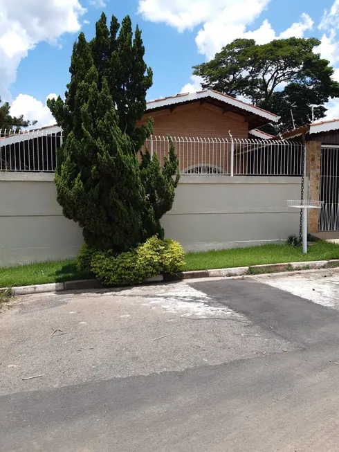 Foto 1 de Casa com 4 Quartos à venda, 300m² em Vila Santista, Atibaia