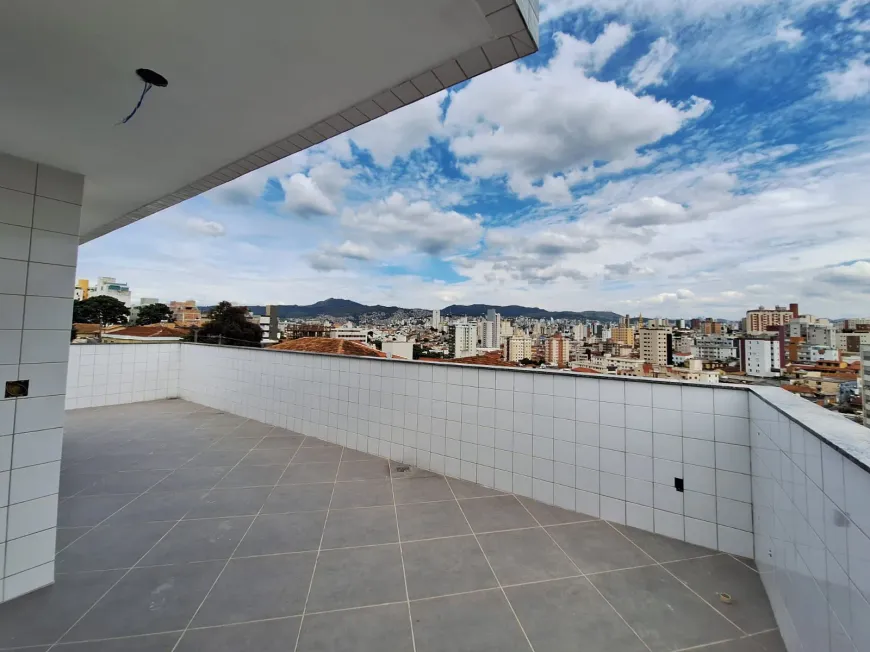Foto 1 de Cobertura com 4 Quartos à venda, 176m² em Sagrada Família, Belo Horizonte