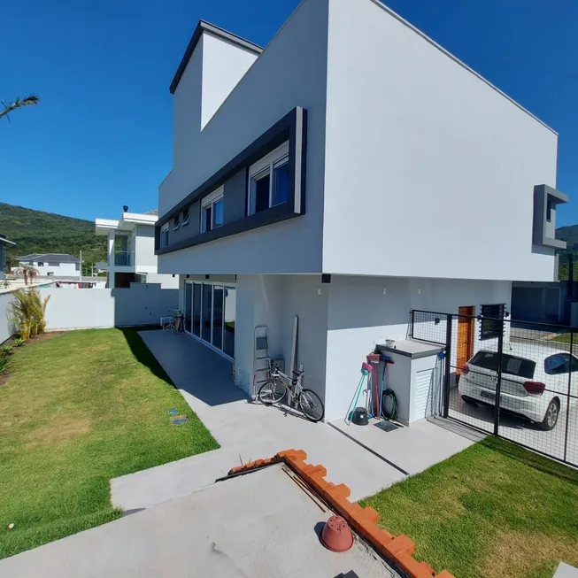 Foto 1 de Casa com 4 Quartos à venda, 230m² em Vargem Grande, Florianópolis