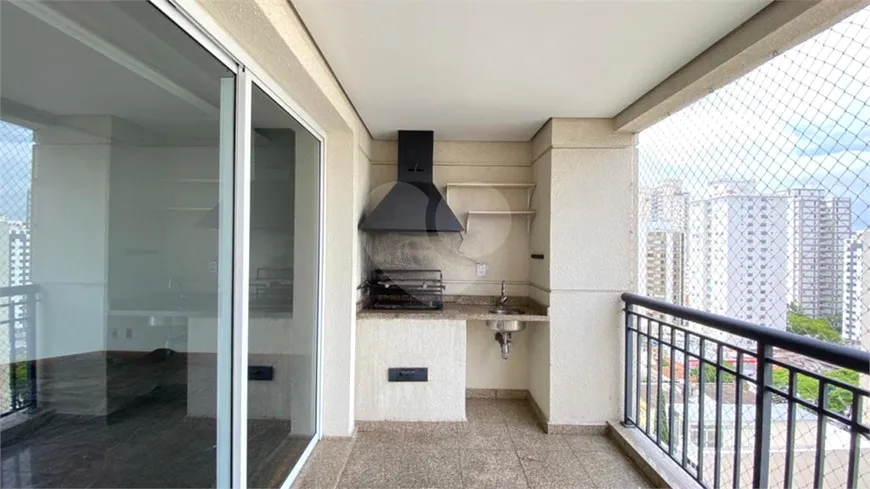 Foto 1 de Apartamento com 3 Quartos para alugar, 141m² em Moema, São Paulo