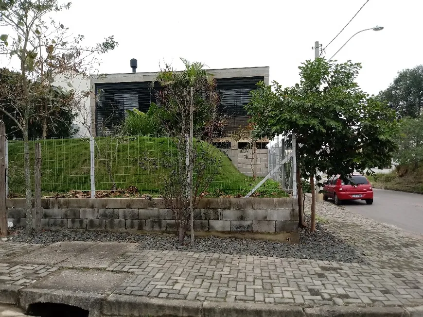 Foto 1 de Sobrado com 3 Quartos à venda, 180m² em Guarujá, Porto Alegre