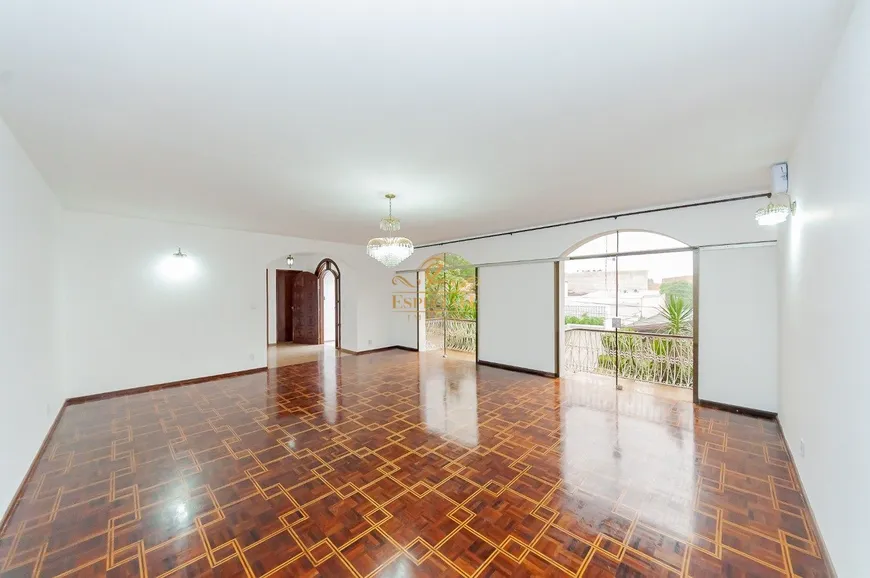 Foto 1 de Casa com 3 Quartos à venda, 311m² em Vista Alegre, Curitiba