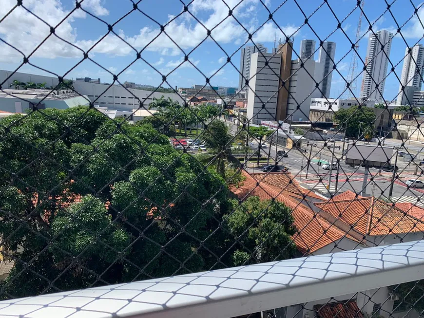 Foto 1 de Apartamento com 3 Quartos à venda, 135m² em Boa Vista, Recife