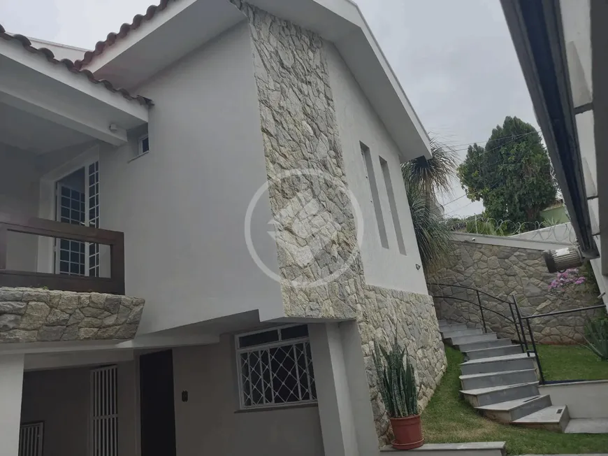 Foto 1 de Casa com 4 Quartos à venda, 300m² em Tabajaras, Uberlândia