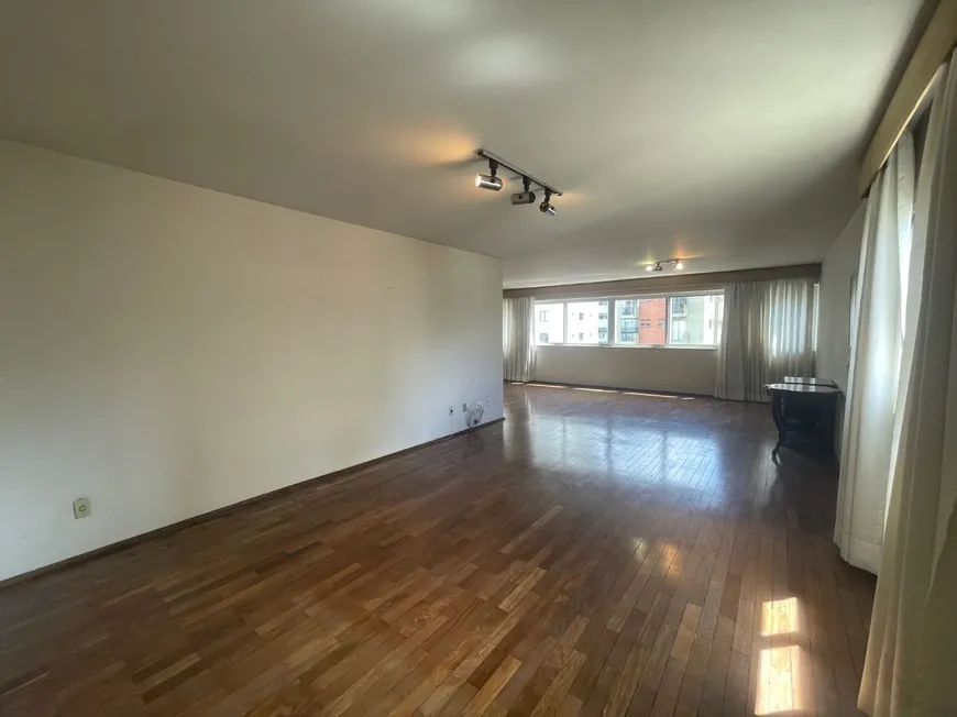 Foto 1 de Apartamento com 4 Quartos à venda, 240m² em Jardim América, São Paulo