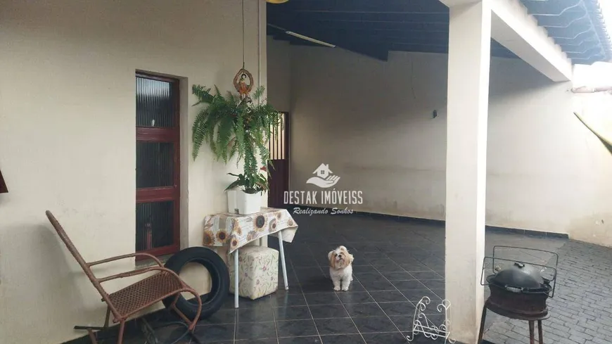 Foto 1 de Casa com 4 Quartos à venda, 240m² em Planalto, Uberlândia