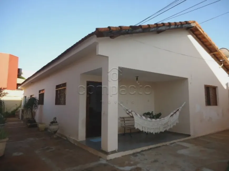 Foto 1 de Casa com 3 Quartos à venda, 253m² em Vila Santo Antonio, São José do Rio Preto