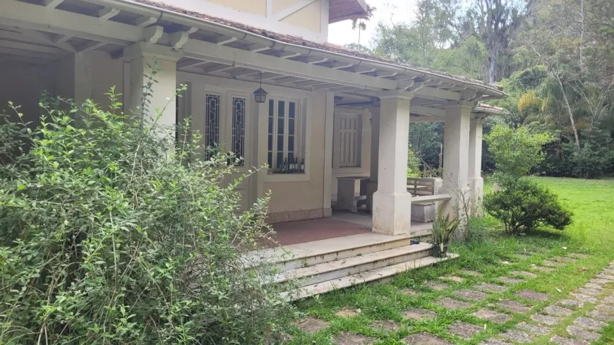 Foto 1 de Casa com 3 Quartos à venda, 250m² em Correas, Petrópolis
