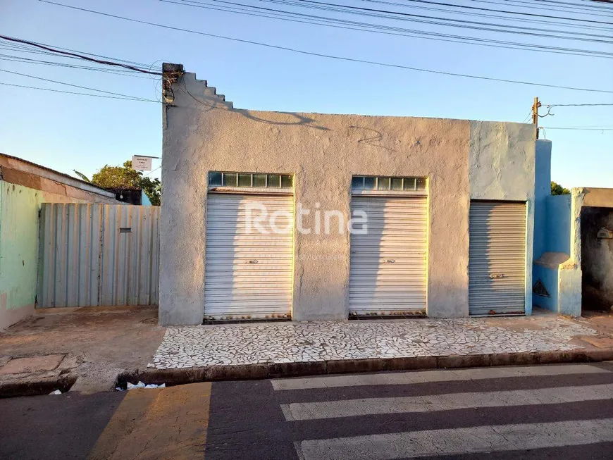 Foto 1 de Casa de Condomínio com 9 Quartos à venda, 250m² em Minas Gerais, Uberlândia