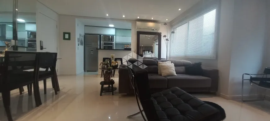 Foto 1 de Apartamento com 3 Quartos à venda, 66m² em Vila Ipiranga, Porto Alegre