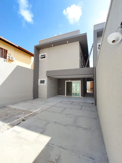 Foto 1 de Casa com 3 Quartos à venda, 135m² em Sapiranga, Fortaleza