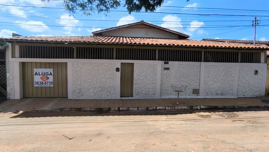 Foto 1 de Casa com 3 Quartos para alugar, 130m² em Setor Castelo Branco, Goiânia