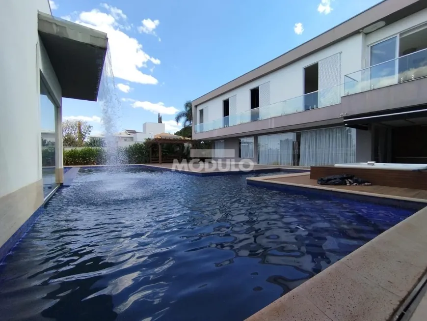 Foto 1 de Casa com 6 Quartos à venda, 1000m² em Cidade Jardim, Uberlândia