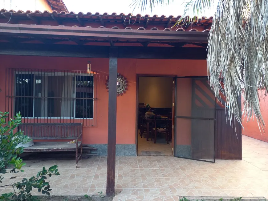 Foto 1 de Casa com 4 Quartos à venda, 140m² em Jardim Mariléa, Rio das Ostras