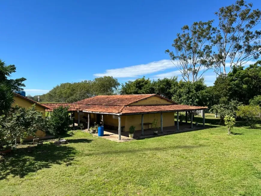 Foto 1 de Fazenda/Sítio com 4 Quartos à venda, 35m² em Zona Rural , Chapada dos Guimarães