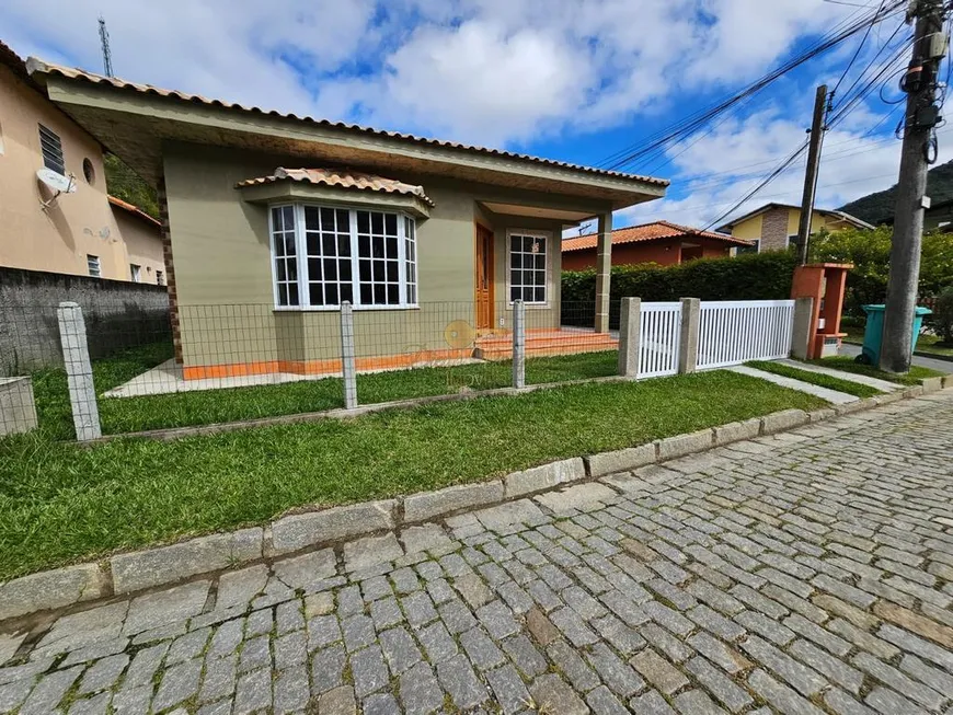 Foto 1 de Casa de Condomínio com 3 Quartos à venda, 300m² em Vargem Grande, Teresópolis