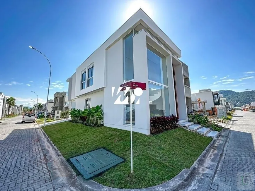 Foto 1 de Casa de Condomínio com 3 Quartos à venda, 161m² em Beira Rio, Biguaçu