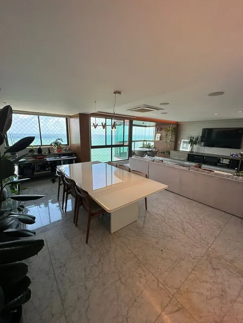 Foto 1 de Apartamento com 3 Quartos à venda, 174m² em Boa Viagem, Recife