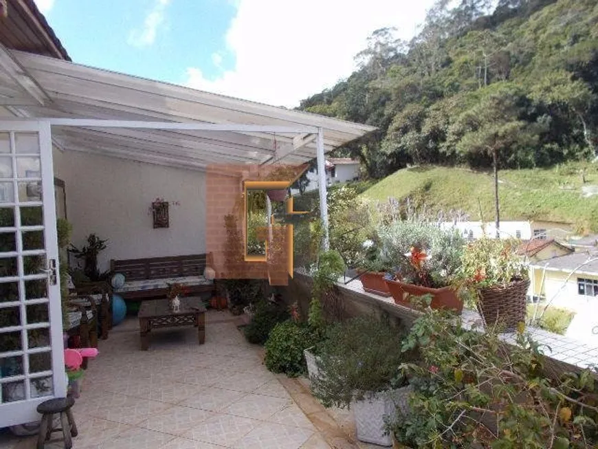 Foto 1 de Apartamento com 4 Quartos à venda, 250m² em Coronel Veiga, Petrópolis