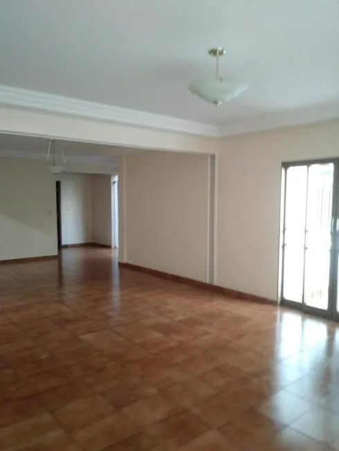 Foto 1 de Apartamento com 4 Quartos à venda, 203m² em Tabajaras, Uberlândia