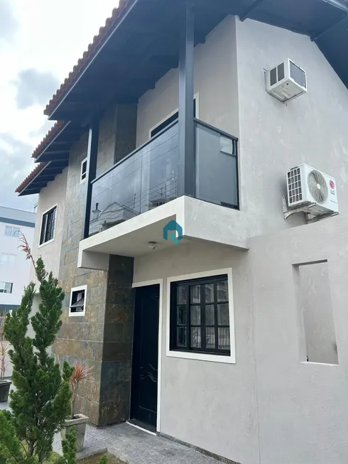 Foto 1 de Casa com 2 Quartos à venda, 160m² em Pagani, Palhoça