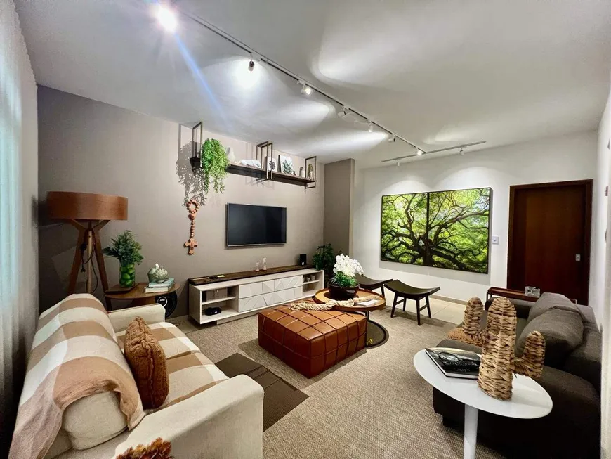 Foto 1 de Casa com 5 Quartos à venda, 500m² em Bandeirantes, Belo Horizonte