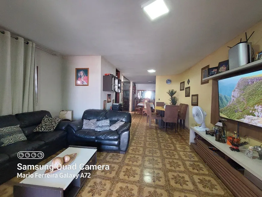 Foto 1 de Casa com 3 Quartos à venda, 274m² em Candelária, Natal