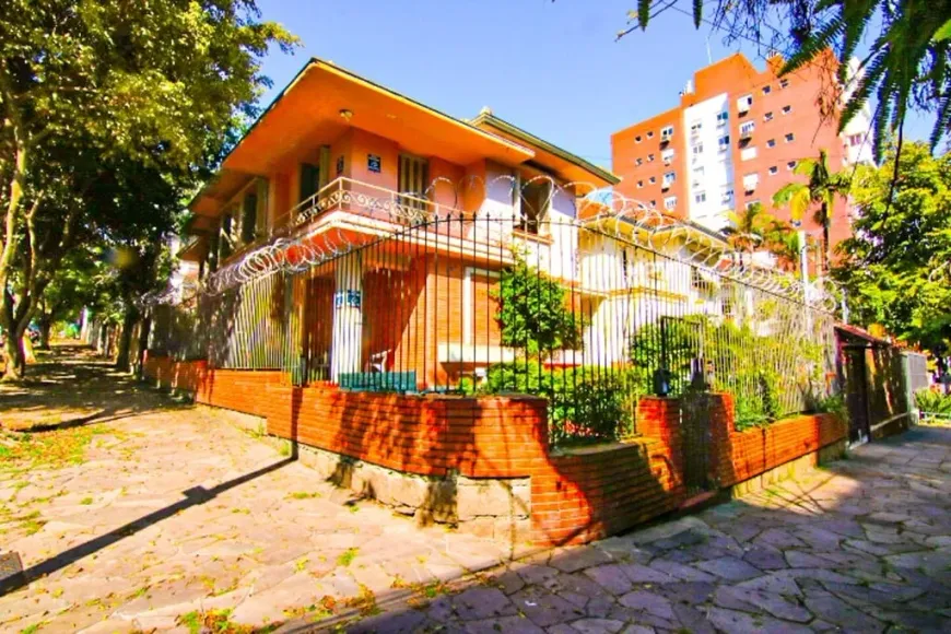 Foto 1 de Casa com 4 Quartos à venda, 339m² em Petrópolis, Porto Alegre