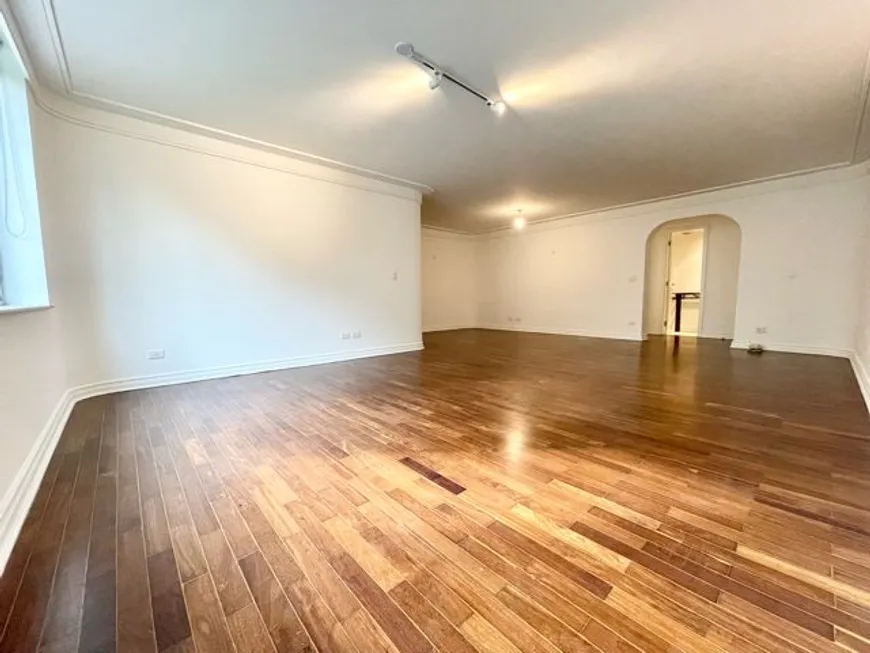 Foto 1 de Apartamento com 3 Quartos à venda, 170m² em Vila Nova Conceição, São Paulo