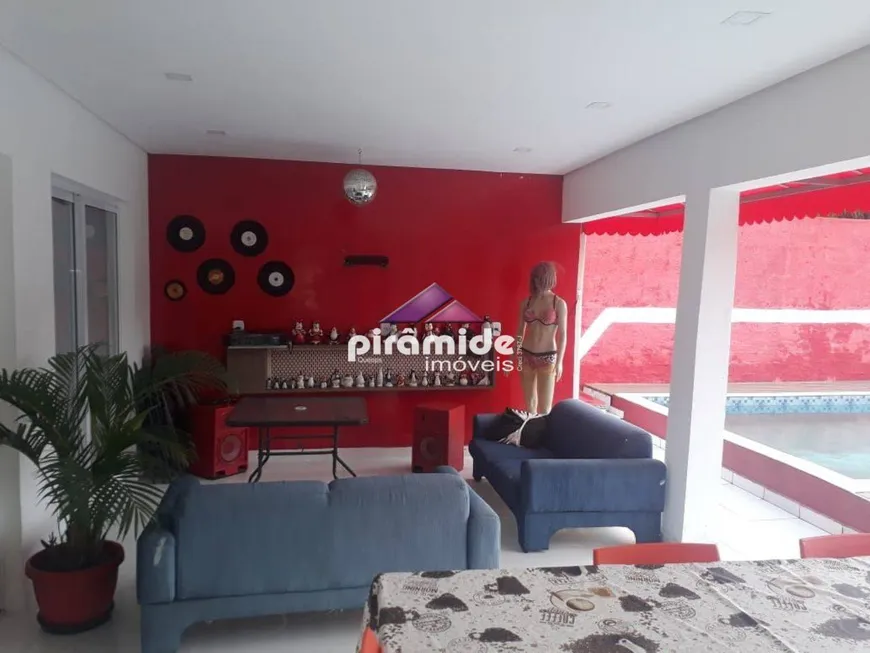 Foto 1 de Casa com 3 Quartos à venda, 208m² em Jardim Britânia, Caraguatatuba