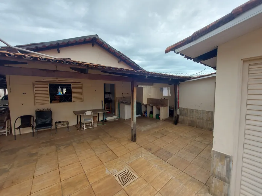 Foto 1 de Casa com 4 Quartos à venda, 256m² em Jardim América, Goiânia