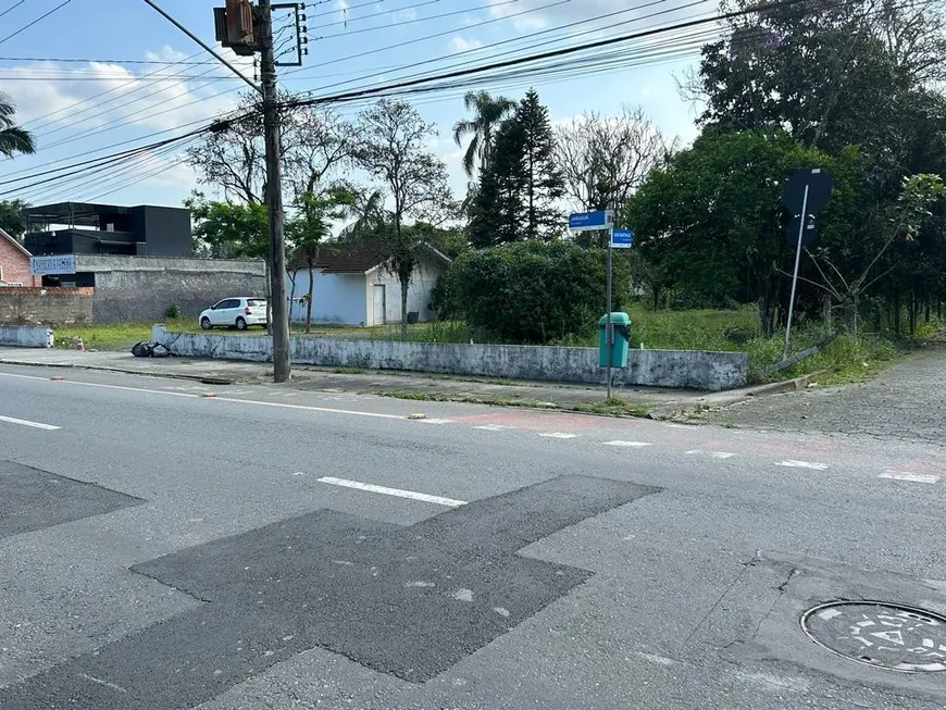 Foto 1 de Lote/Terreno à venda, 1900m² em América, Joinville