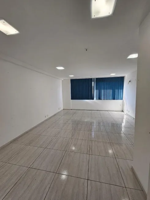 Foto 1 de Sala Comercial para venda ou aluguel, 30m² em Madureira, Rio de Janeiro