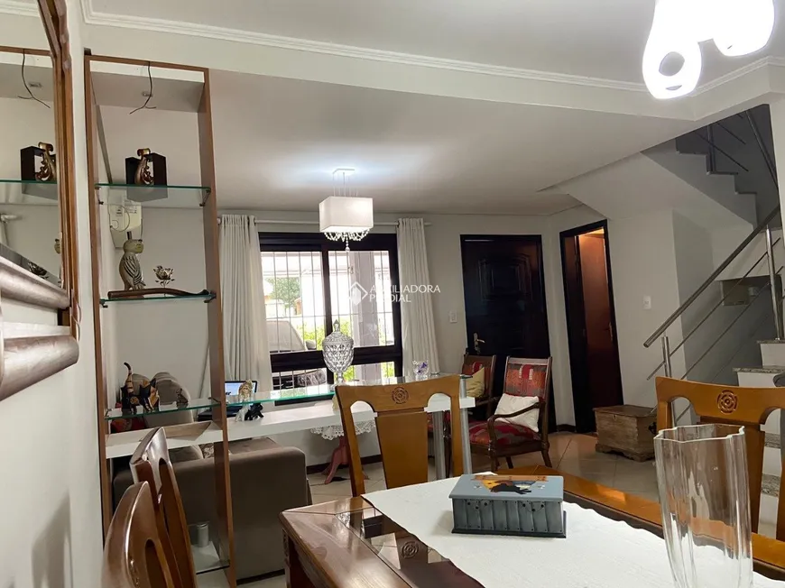 Foto 1 de Casa com 2 Quartos à venda, 98m² em Hípica, Porto Alegre
