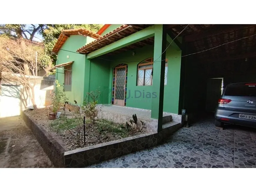 Foto 1 de Casa com 3 Quartos à venda, 450m² em Bonsucesso Barreiro, Belo Horizonte