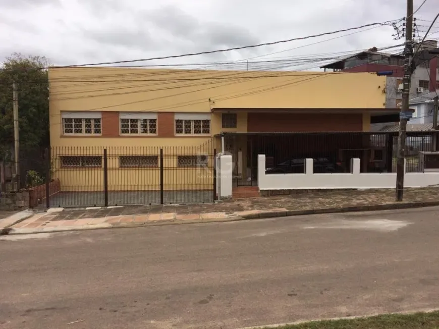 Foto 1 de Casa com 4 Quartos à venda, 232m² em Nonoai, Porto Alegre