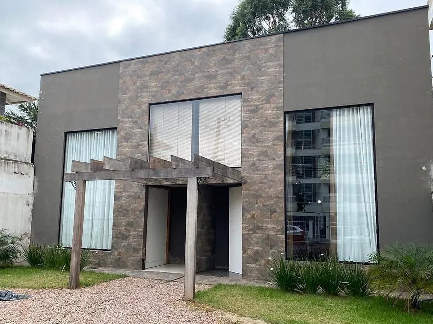 Foto 1 de Casa com 4 Quartos à venda, 230m² em Pagani, Palhoça