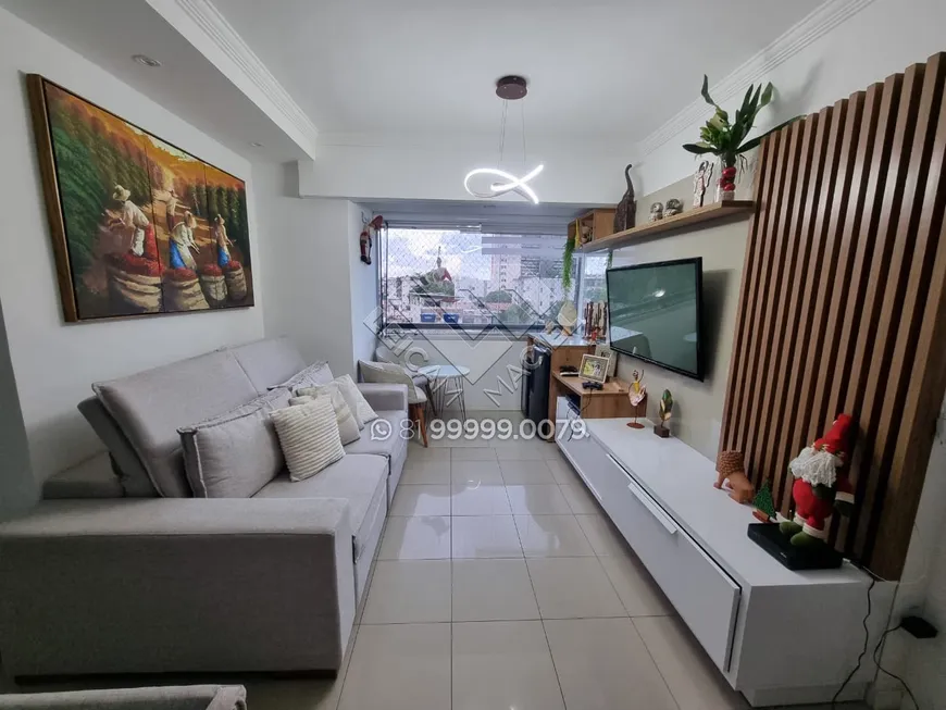 Foto 1 de Apartamento com 3 Quartos à venda, 68m² em Aflitos, Recife