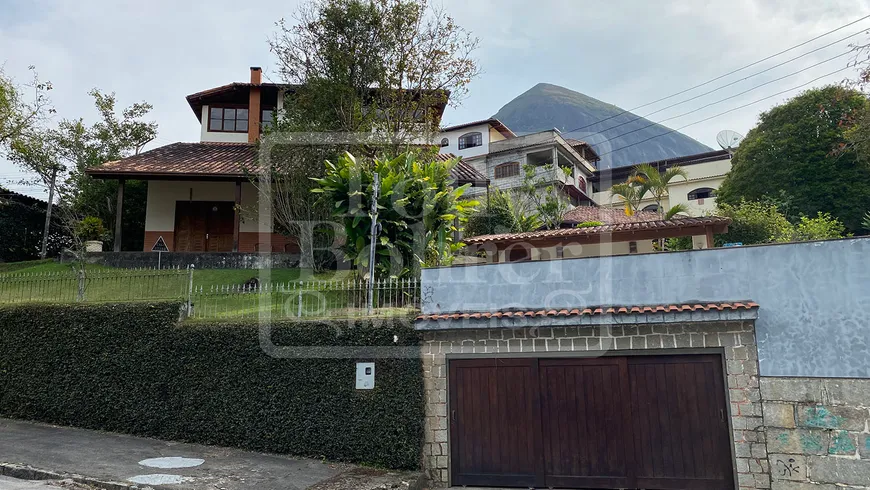 Foto 1 de Casa com 6 Quartos à venda, 1780m² em Vale dos Pinheiros, Nova Friburgo