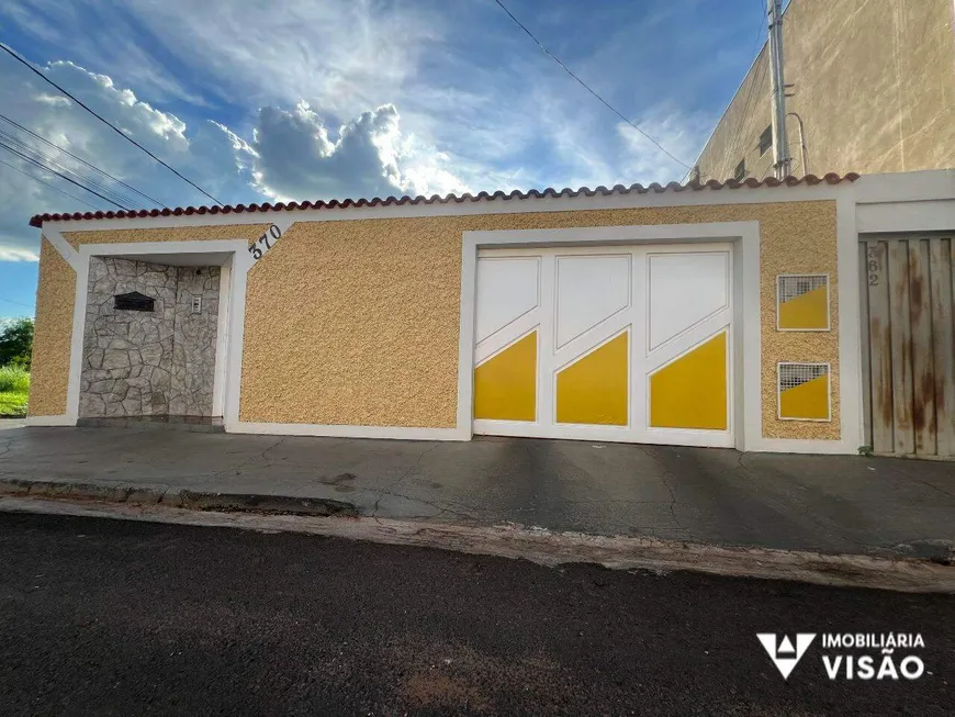 Foto 1 de Casa com 3 Quartos à venda, 250m² em Vila Sao Cristovao, Uberaba