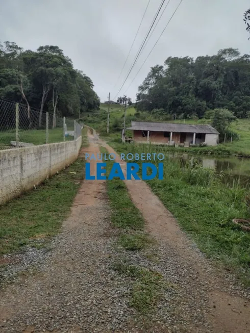 Foto 1 de Fazenda/Sítio com 7 Quartos à venda, 350m² em Feital, Ibiúna