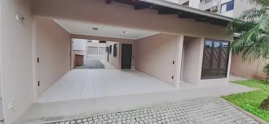 Foto 1 de Casa com 3 Quartos à venda, 140m² em Saguaçú, Joinville