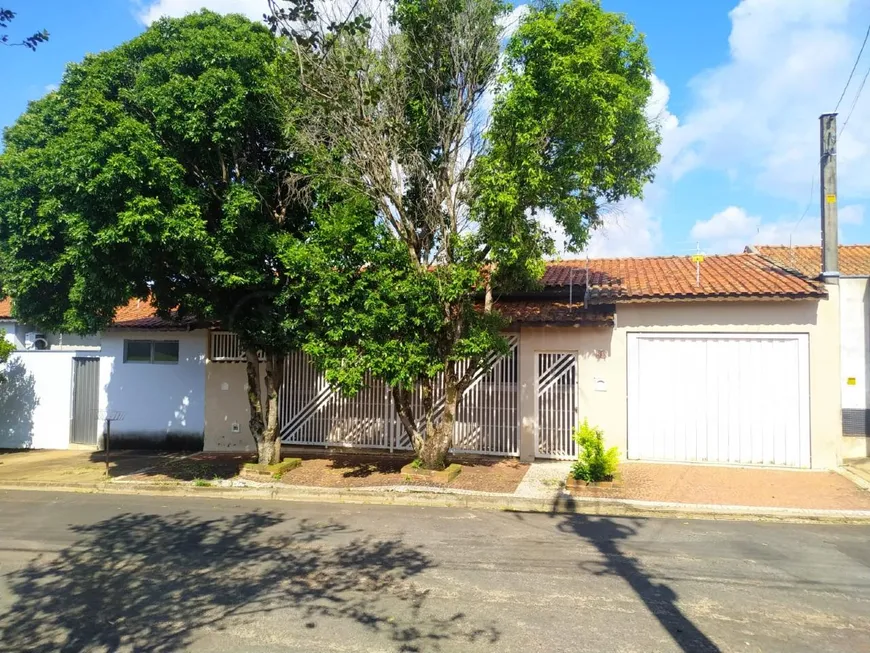 Foto 1 de Casa com 4 Quartos à venda, 200m² em Loteamento Santa Maria, Rio das Pedras