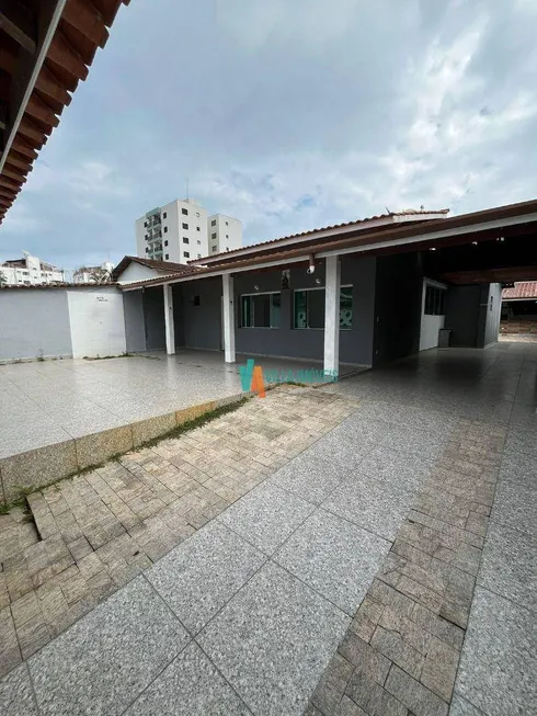 Foto 1 de Casa com 4 Quartos à venda, 205m² em Martim de Sa, Caraguatatuba