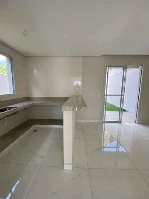 Foto 1 de Casa com 3 Quartos à venda, 130m² em Camilo Alves, Contagem