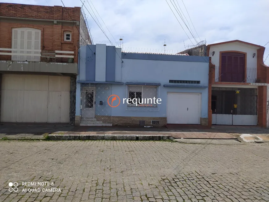 Foto 1 de Casa com 3 Quartos à venda, 190m² em Centro, Pelotas