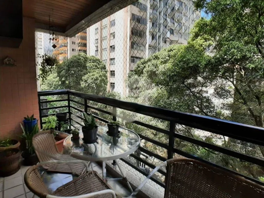 Foto 1 de Apartamento com 4 Quartos à venda, 215m² em Icaraí, Niterói