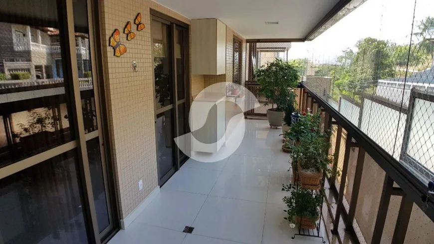 Foto 1 de Apartamento com 4 Quartos à venda, 160m² em Piratininga, Niterói