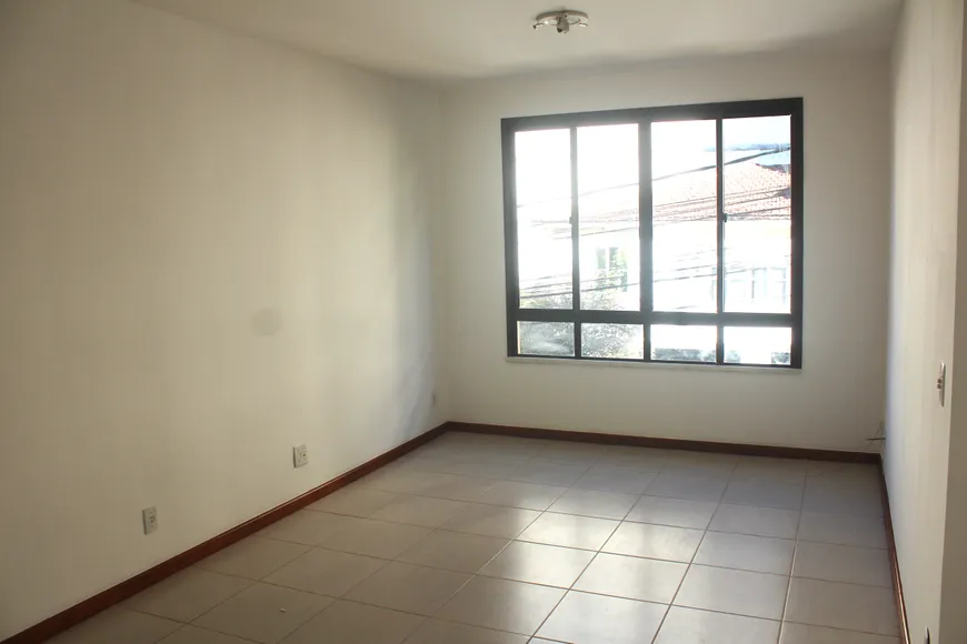 Foto 1 de Apartamento com 2 Quartos para venda ou aluguel, 70m² em Alto da Serra, Petrópolis