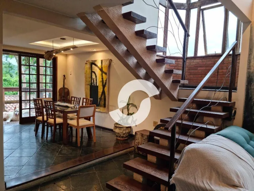 Foto 1 de Casa de Condomínio com 3 Quartos à venda, 264m² em Sapê, Niterói